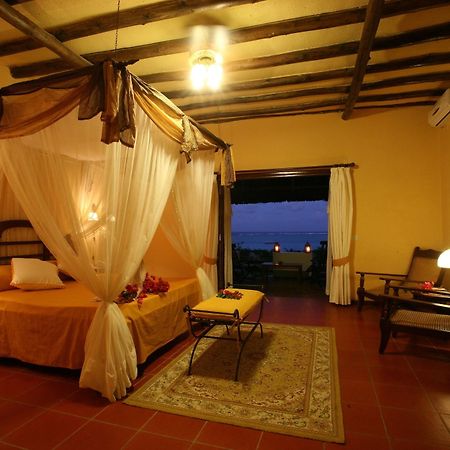 Hotel Karafuu Beach Resort Pingwe Kültér fotó