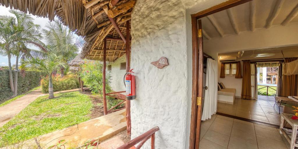 Hotel Karafuu Beach Resort Pingwe Kültér fotó